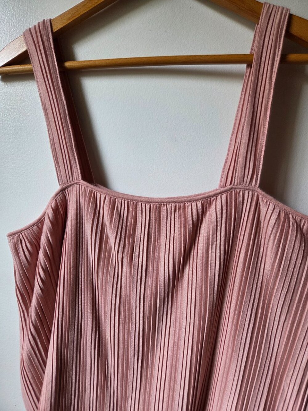NWT EXPRESS BLUSH PINK ACCORDION / PLEATED TANK TOP SIZE L - Picture 4 of 10